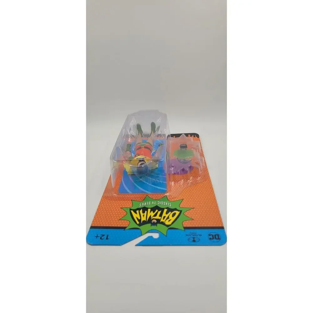 McFarlane Toys DC Retro 66 Robin with Oxygen Mask 6
